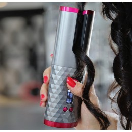 Ahorra tiempo sin tener que retorcer manualmente tu cabello en el moldeador utilizando esta fantástica alternativa automática, que creará rizos perfectos.