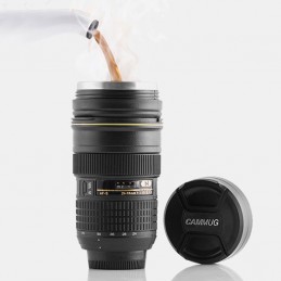 Une tasse multifonctionnelle originale et pratique qui a la forme de l'objectif d'un appareil photo professionnel.