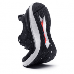 La dernière génération de baskets innovantes, axées sur l'amélioration de vos performances dans les activités sportives des styles les plus variés.