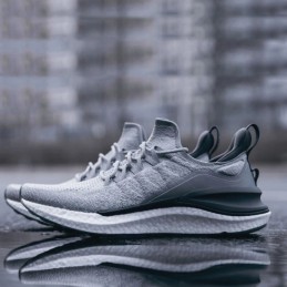 La dernière génération de baskets innovantes, axées sur l'amélioration de vos performances dans les activités sportives des styles les plus variés.