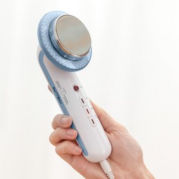 Um completo aparelho de massagem anticelulítico por cavitação ultrassónica com infravermelhos e electroestimulação - EMS