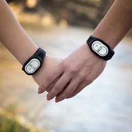 Pulsera Antimosquitos Ultrasonido Recargable Una pulsera antimosquitos ultrasónica muy cómoda y eficaz para ahuyentar a los molestos insectos de forma natural.