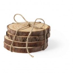 Encha a sua mesa com o estilo e o carácter prático do Conjunto de Bases para Copos em madeira, que vão dar um ar mais natural à sua mesa