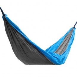 Thanks to its original and practical design, this hammock takes up little space in the integrated carrying bag.