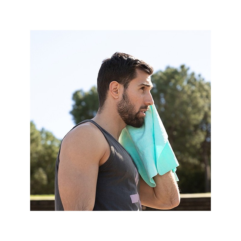 An original and innovative towel that will help you cool down after sports and exercise