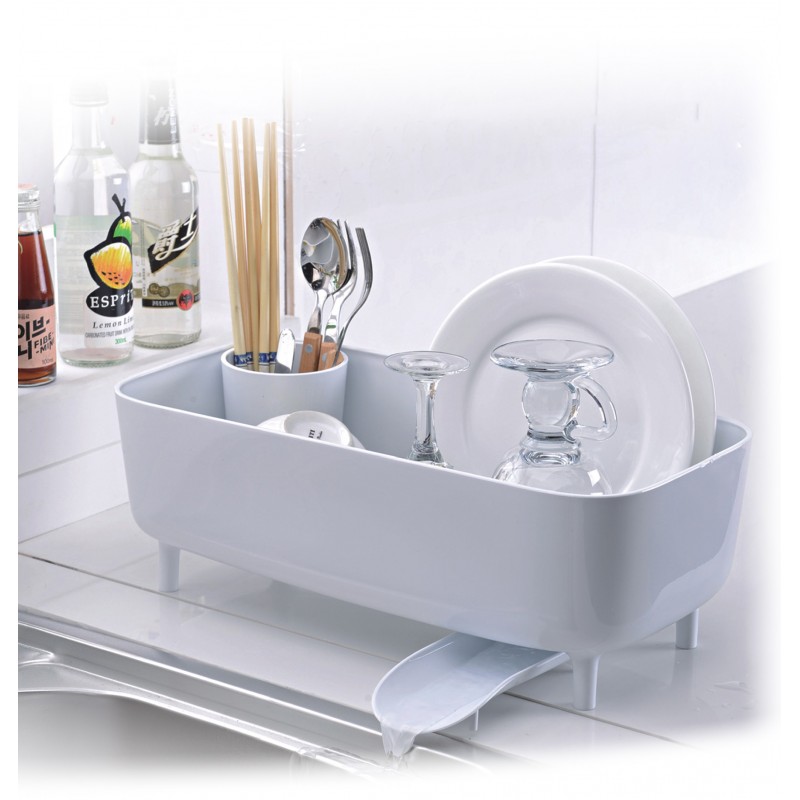 Compact Kitchen Drainer With a fully ventilated structure, the drainer pours drips directly into the sink, keeping the countertop clean and dry.