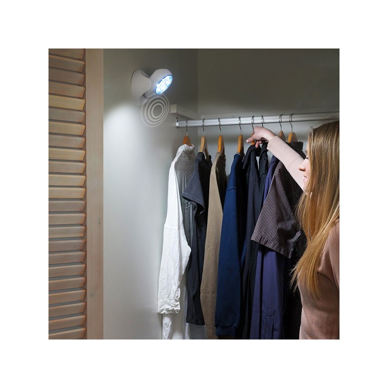 El sensor de luz de ocupación por movimiento es un dispositivo inteligente que se activa con el movimiento mediante tecnología infrarroja avanzada.