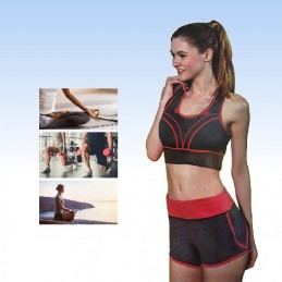 Un ensemble de vêtements idéal à utiliser pour faire du yoga, du crossfit, de la musculation et d'autres exercices d'activité physique.